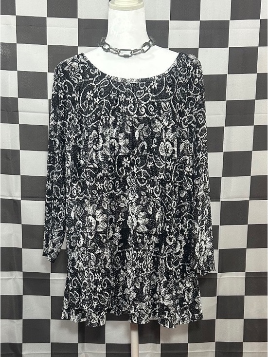 CJ Banks Tops - CJ banks flowy black tunic with white floral